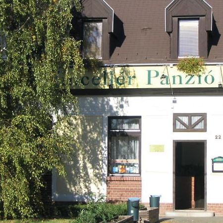 Готель Vinceller Panzio Es Etterem Дьиндьиш Екстер'єр фото